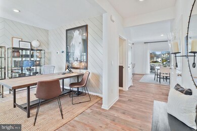 2828 Turning Leaf Ct, Lake of the Woods, VA 22508 - photo 2