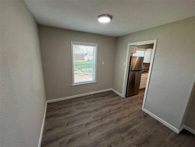 718 Shawnee Trace, Grand Prairie, TX 75051 - photo 4