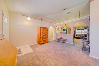 living room vaulted ceilings (1) (1)