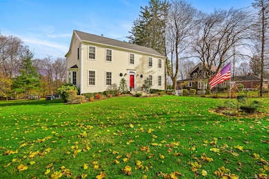 112 Soundview Rd, Ridgefield, CT 06877 - photo 2