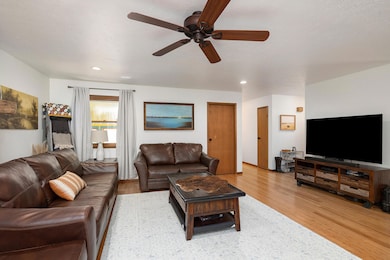 3326 E Independence St, Springfield, MO 65804 - photo 4