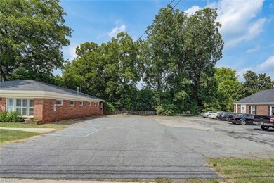 406 Piedmont St, Reidsville, NC 27320 - photo 4