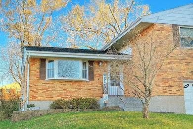 5059 Grosse Pointe Ln, Cincinnati, OH 45238 - photo 2