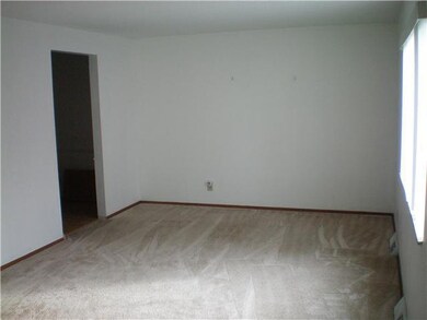 2002 Cannington Ct, Columbus, OH 43229 - photo 4