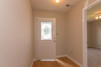 8035 Chambord Way Powell TN-small-004-Fr