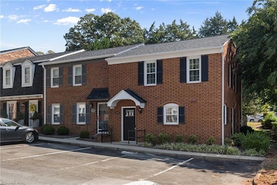 173 Charlestowne Cir, Winston Salem, NC 27103 - photo 2