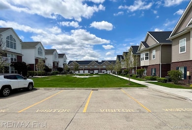 8425 Towne Center Cir S unit 56, Warren, MI 48093 - photo 3