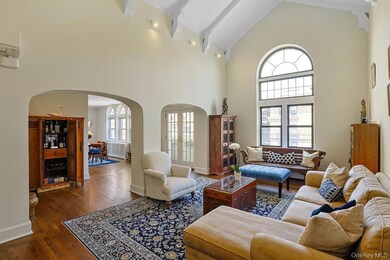 Larchmont Hills unit 6KL, Larchmont, NY 10538 - photo 2