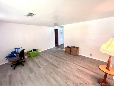 411 E Birch, Henryetta, OK 74437 - photo 6