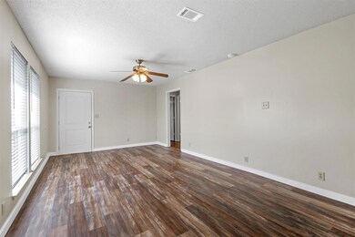 1704 Broadway St, Denton, TX 76201 - photo 5