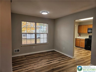 1876 Mansfield St, Hellertown, PA 18055 - photo 4