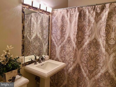 3332 Spring Ln unit C-36, Baileys Crossroads, VA 22041 - photo 6