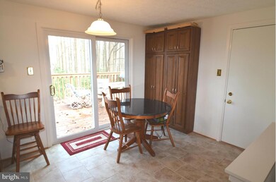 2935 Harvest Glen Ct, Herndon, VA 20171 - photo 4