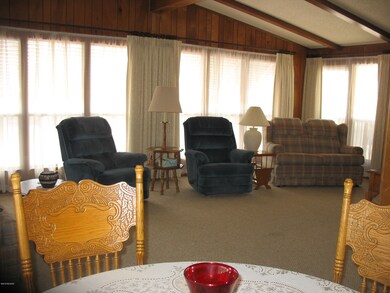 5830 Flying Circle Living Room (2)