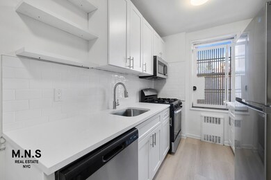 The Winston Apartments unit 3-J, Briarwood, NY 11435 - photo 3