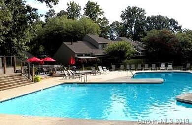 Bluff pool included with HOA of this Townhouse.