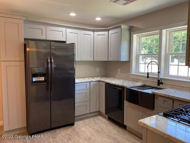 12 Fetherman St, Stroudsburg, PA 18360 - photo 4