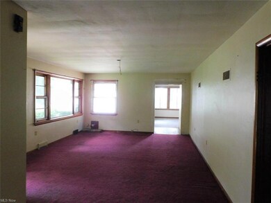 UNIT 1 LIVING ROOM VIEW B