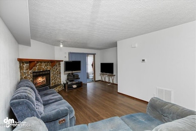 07-IMG_5851_Living Room_Unit 1_SSW