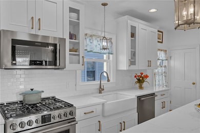 41 Jackson Ave, Riverside, RI 02915 - photo 4