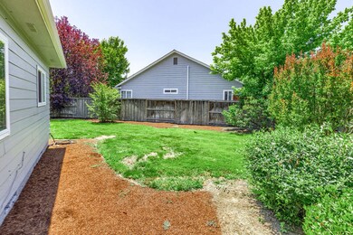 837 Meadowbrook Cir, Central Point, OR 97502 - photo 7