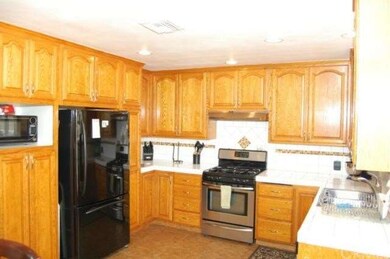 Beautiful upgraded Kitchen