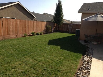 3060 N Shelly Ave, Fresno, CA 93727 - photo 3