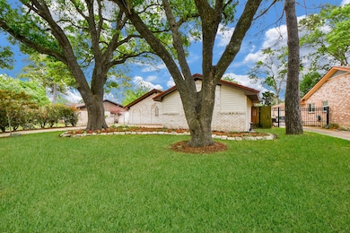 9246 Landwood Dr, Houston, TX 77040 - photo 6
