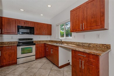 205 NE 4th Ct unit 211, Hallandale Beach, FL 33009 - photo 3