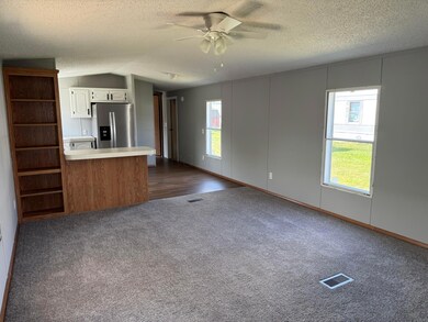 217 Raspberry Cir W, Hebron, OH 43025 - photo 4