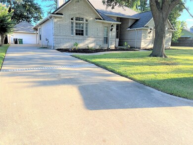 5407 Oak Cove Dr, Houston, TX 77091 - photo 2