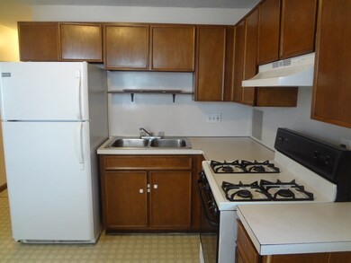 37 Greenwich St unit A, Ludlow, MA 01056 - photo 6