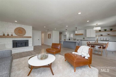 612 W Carnelian Ln, Eagle, ID 83616 - photo 5