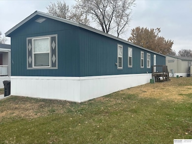 1407 W Commodore Blvd, Lincoln, NE 68522 - photo 3
