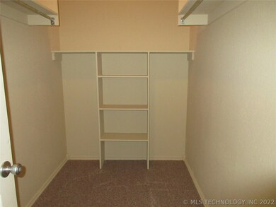 Master walkin closet.