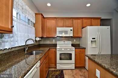 308 Summer Grove Ln, Pottstown, PA 19464 - photo 6