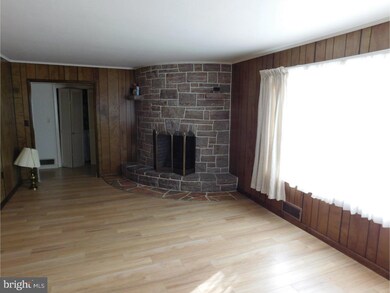 72 Lafayette Ave, Tamaqua, PA 18252 - photo 3