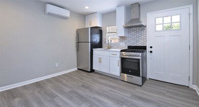1308 Enid St unit 1, Houston, TX 77009 - photo 4