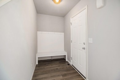 CCF012-i1830-Foyer