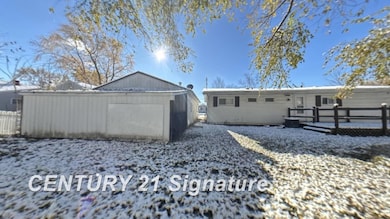 530 Jefferson St, Hemlock, MI 48626 - photo 2