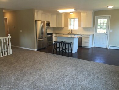 Kitchen/ Living Room