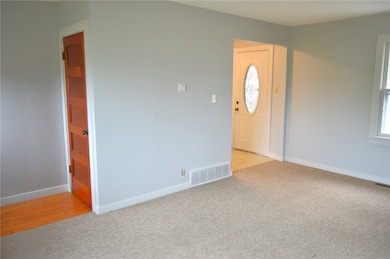 1014 A Ave, Vinton, IA 52349 - photo 5