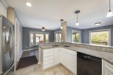 Beautiful Kitchen w/ SS Appliances