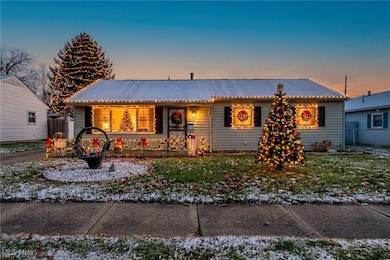 2208 Willowrow Ave NE, Canton, OH 44705 - photo 2