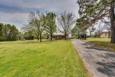 820 Quail Run, Cleburne, TX 76031 - photo 2