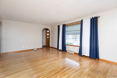 685 Barrally St, North Tonawanda, NY 14120 - photo 4