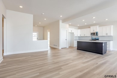 18483 Robin Cir, Omaha, NE 68136 - photo 5