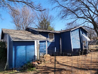 203 Stroud St, Cleburne, TX 76033 - photo 6