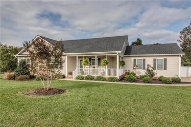 138 Loneheart Ln, Statesville, NC 28625 - photo 2