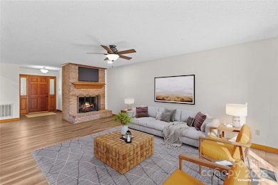 864 Hunter Dr, Mooresville, NC 28115 - photo 7